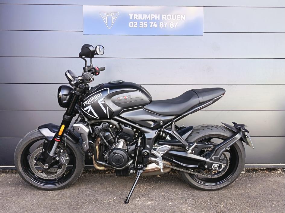 TRIUMPH TRIDENT 660
