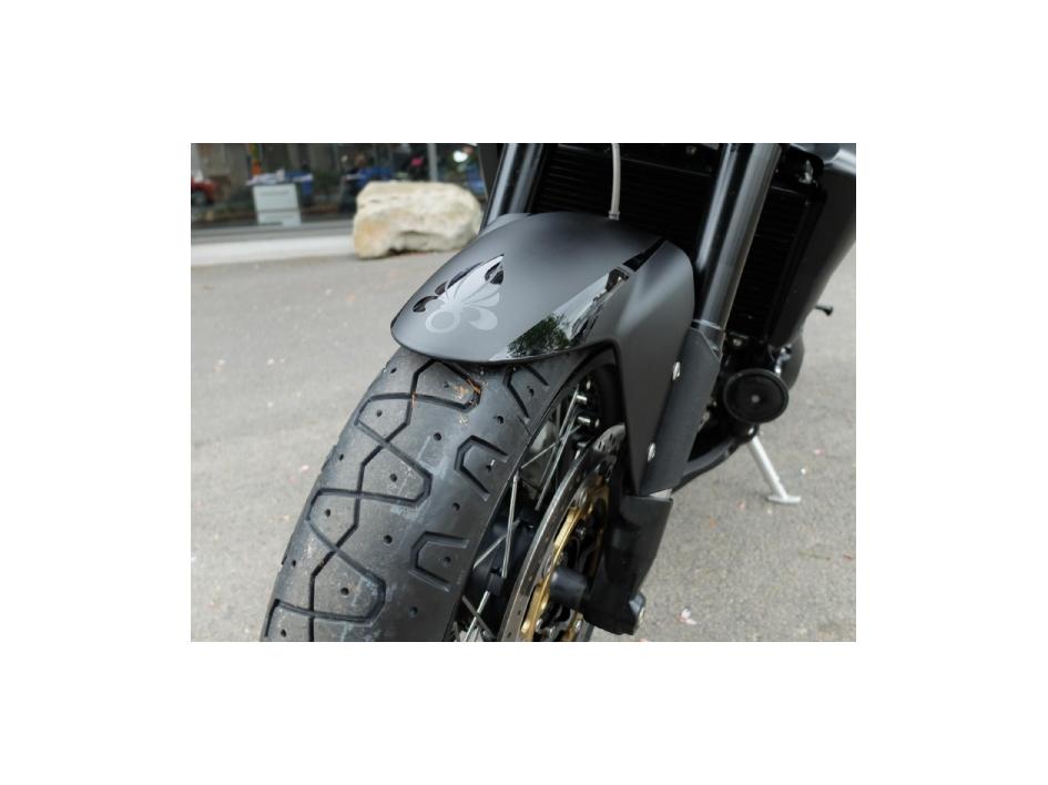Speed Triple Black Legion